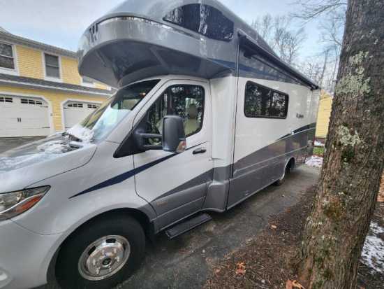 2020 Winnebago Navion 24D